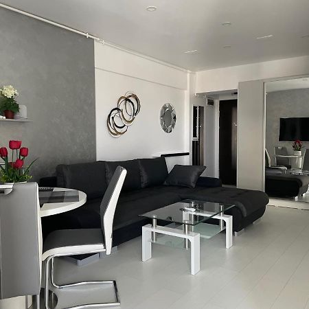 Luxury Westpark 2-Room Apartment Lakeview W5 Bukarest Exteriör bild