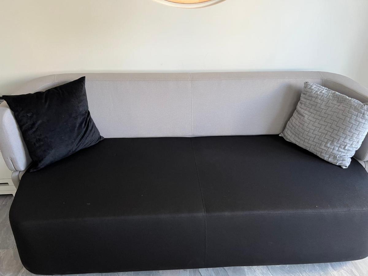 Luxury Westpark 2-Room Apartment Lakeview W5 Bukarest Exteriör bild