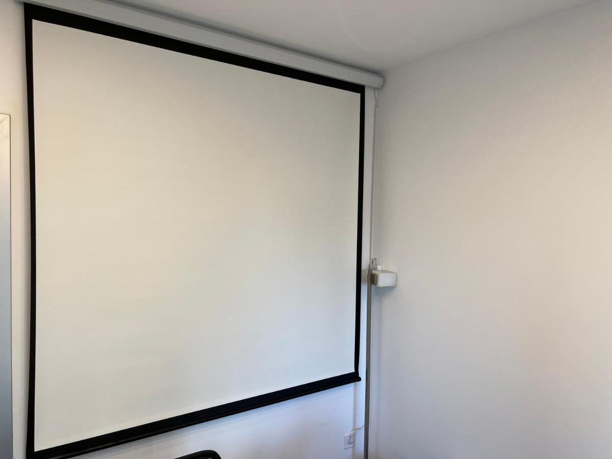 Luxury Westpark 2-Room Apartment Lakeview W5 Bukarest Exteriör bild