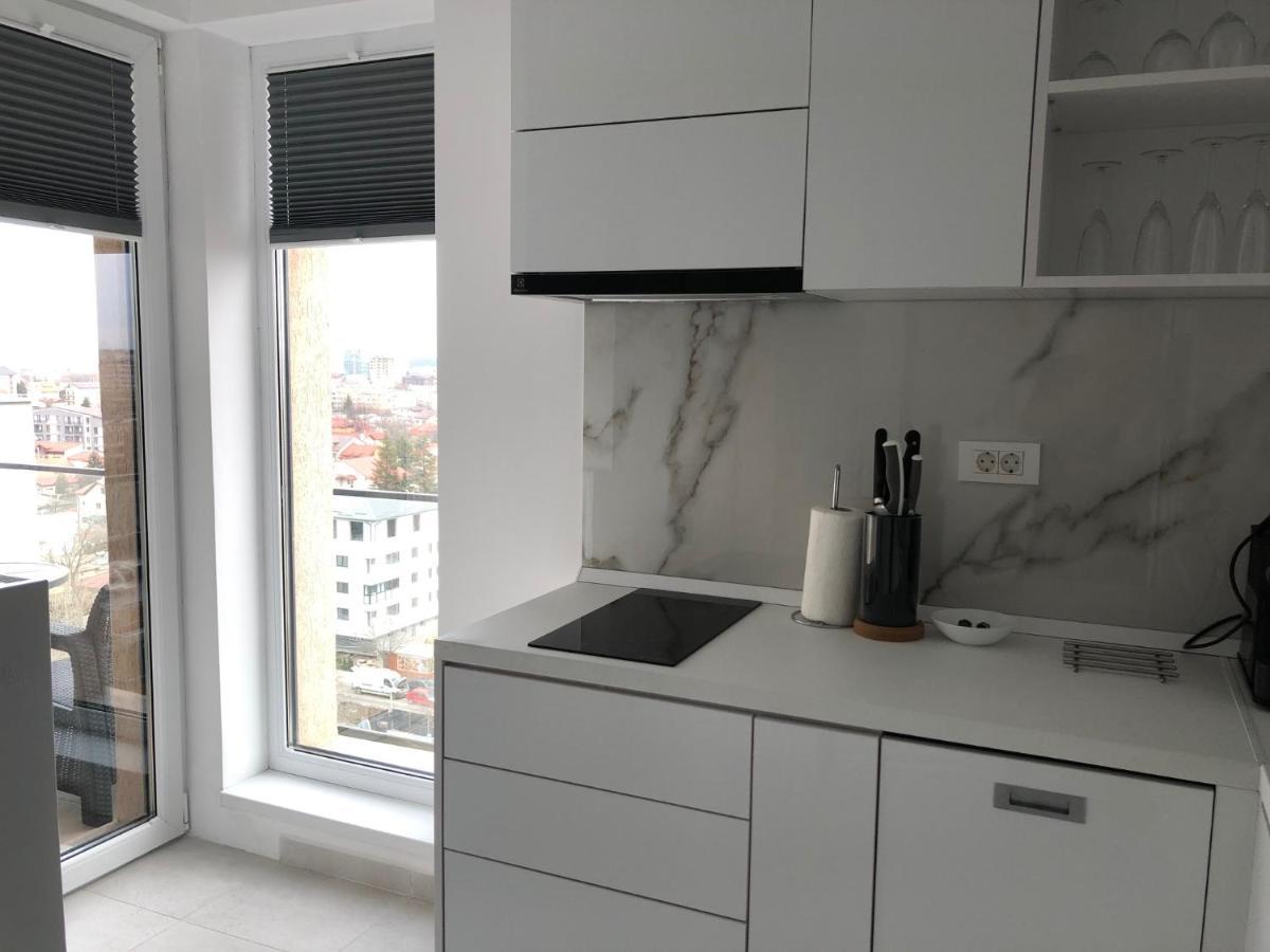 Luxury Westpark 2-Room Apartment Lakeview W5 Bukarest Exteriör bild