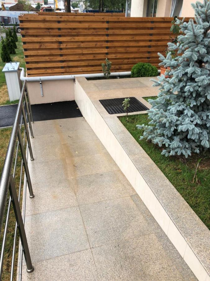 Luxury Westpark 2-Room Apartment Lakeview W5 Bukarest Exteriör bild